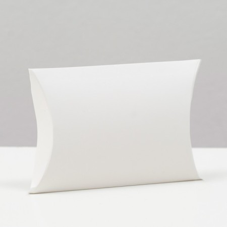 The box is folding, white, 11 x 8 x 2 cm