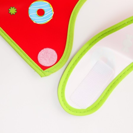 Candy Bar feeding bib with Velcro, with a pocket-4