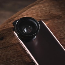 A wide-angle macro lenses for a phone 2 in 1, 0.45x, 37 mm, black