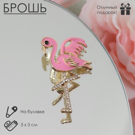 Flamingo brooch is cute, white-pink color in gold