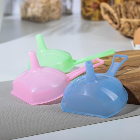 Plastic funnel with a handle, 19 × 12 × 9 cm, color mix-3