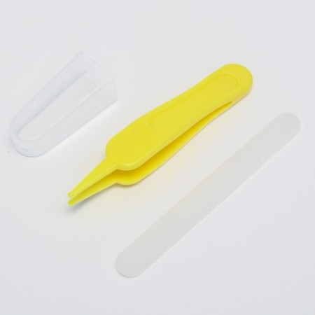 A child’s care set, 5 items (comb, tweezers, scissors, a knipser, saw), yellow color 6-5