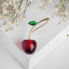 Brooch 