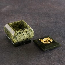 The casket 
