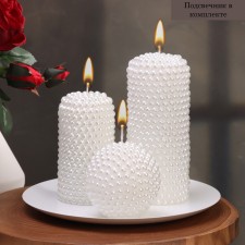 A set of candles of curly 