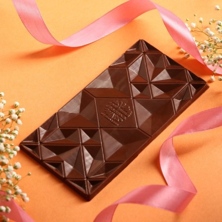 Milk chocolate "Decorate the world", 70 g.-1