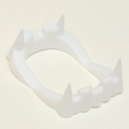 Carnival set "Bloodthildren's vampire": cloak and teeth-8