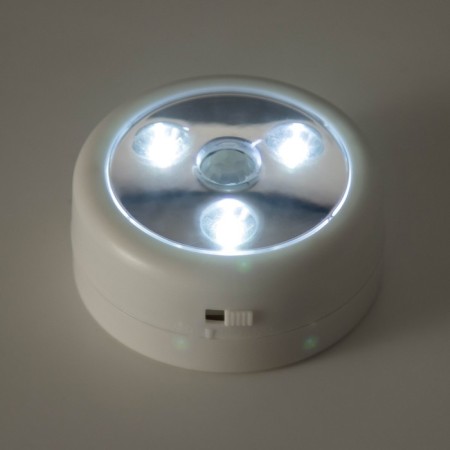 A nightlight with a “Andi” sensor LED 1W from the batteries 3HAAA white (furniture) 7x7x2.9 cm Risalux-2