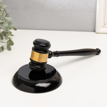 Souvenir tree "Judicial hammer" 12.5x12.5x25 cm