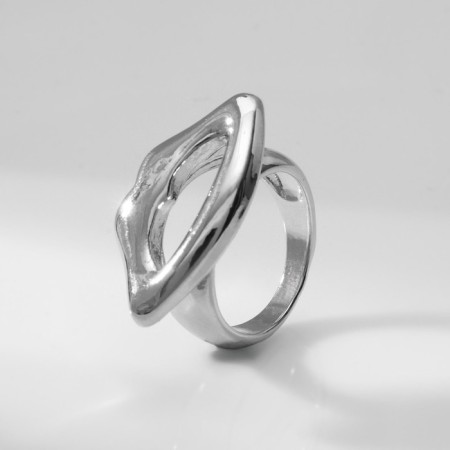 Ring metal "Trend" lips, color silver, size 18-2