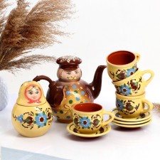 Set of dishes 