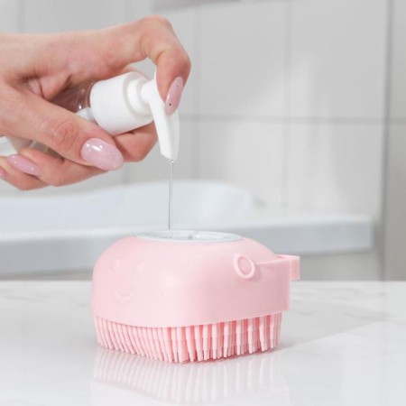 Silicone brush with a capacity for soap of a share, color mix-4