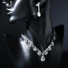 Set 2 objects: earrings, necklace necklace drops, one thread, white color in silver, 35 cm