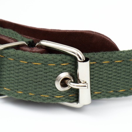 The collar is a tarpaulin two-layer dimensionless, with a tongue and a leather bone, 2.5x60 cm, Osh 30-55 cm 90-3