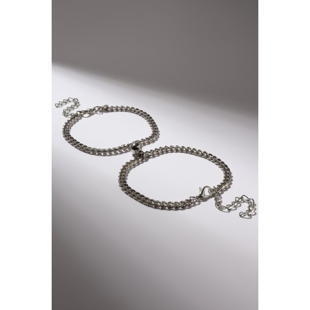 Bracelets "Demetrons" on the magnet, the color of silver l = 17-7