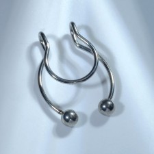 Piercing in the nose (fake for septum) 