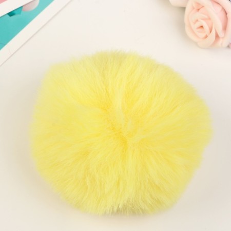 Pompon artificial fur "yellow" d = 10 cm