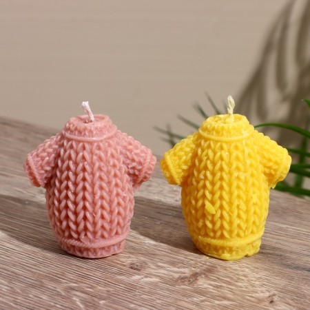 Candle "sweater" 3x3x6 cm, soy wax mix-4
