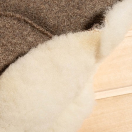 A cap from the sheepskin -sheepskin -a -wings mourning cap.-3