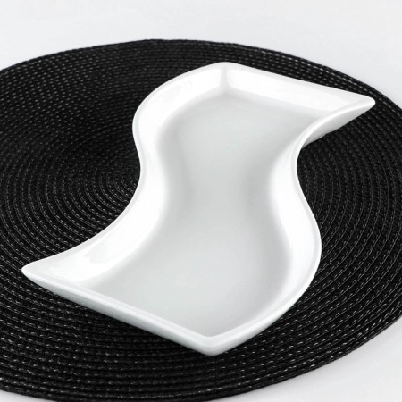 Porcelain dish, 24 × 11 cm, white color