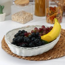 Basket for fruits and bread of the milking 