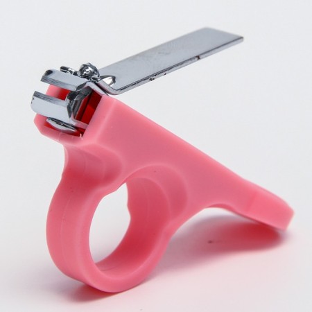 A child’s care set, 5 items (comb, tweezers, scissors, a knipser, saw), pink color-6
