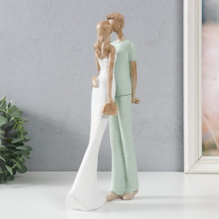 Polystone souvenir "In love. Kiss" white-green 15.5x6x29.5 cm-1
