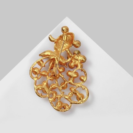Brooch "Fish" with an openwork tail, the color is red in matte gold-1