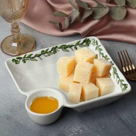 Ceramic dish with sauce "olives", 18.6 x 17.5 x 4 cm, white color-2