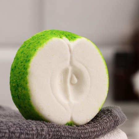 Bright for the bathtub "Apple" 95 grams
