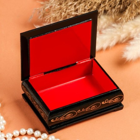 Casket "Winter Forest", 8 × 10 cm, lacquer miniature-1