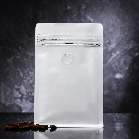 Eight -shirt package with a valve, flat bottom, white, 11 x 21 x 5.5 cm-2
