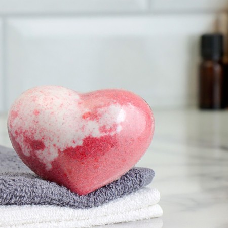 Bath for the bath "Heart" 130 g-1
