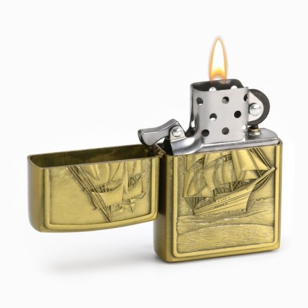 Lighter gasoline "ship" in a gift box-1