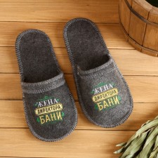 Bath slippers with embroidery 