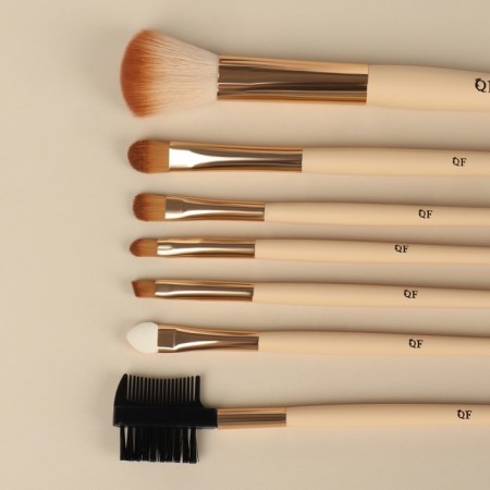 A set of makeup brushes “Dams”, 7 objects, a button cover, multi -colored-3