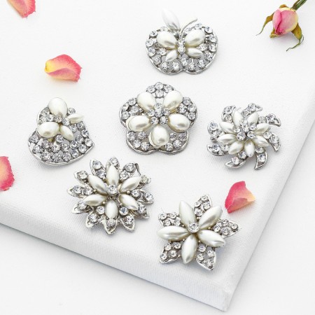 Brooch "Assorted" flowers rice, white color in silver-2