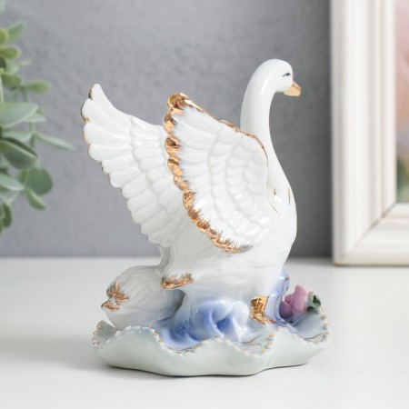 Souvenir Ceramics "Swan with a baby, with roses" 11 cm-2