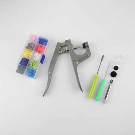 Set for installing plastic buttons: buttons, d = 12 mm, 50 pcs, forceps, awl, screwdriver, in the organizer-1