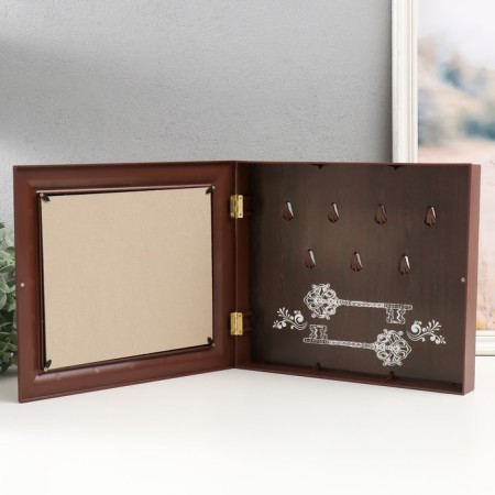 Key closed "Bouquet" 26.5x31.5 cm nut-2