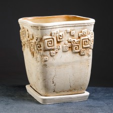 Flower pot 