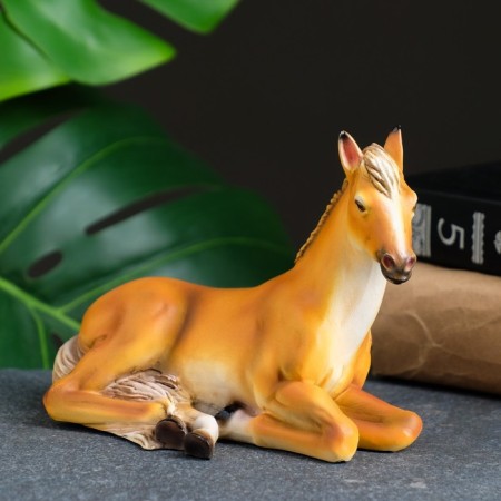 Figure "Horse" Red, 14x8x10cm-2