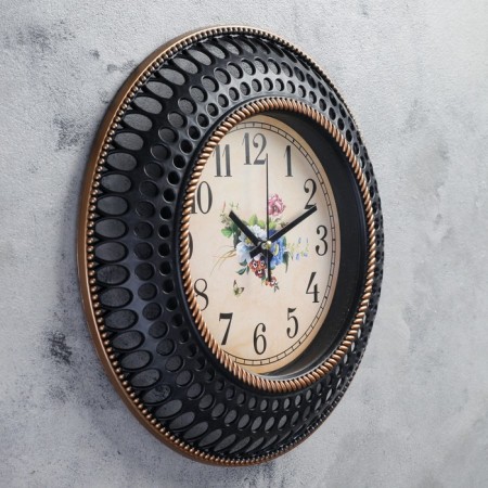 Watching clock, series: interior, "bubbles", discrete move, d-29 cm-2