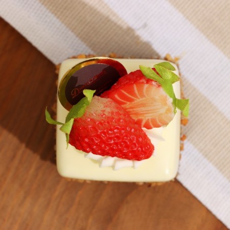 Flee - Magnet "Cake Magnifiko" strawberries, 5x5x9cm-2