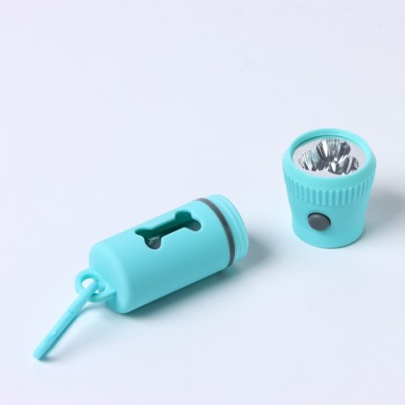 A container with a flashlight, cleaning packages for dogs (roll 15 pcs), blue-3