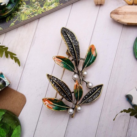 Brooch "Branch Barberis", colored in black gold