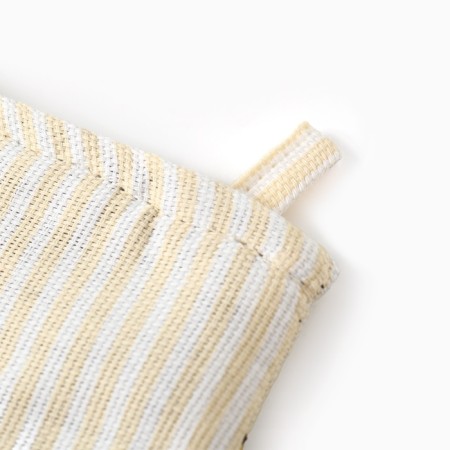 The mitten-output of the "bees" is 20x27cm, the moward is 164 g/m2, 100% HL-2