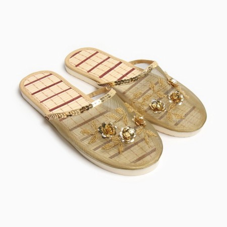Women's slippers, size 39