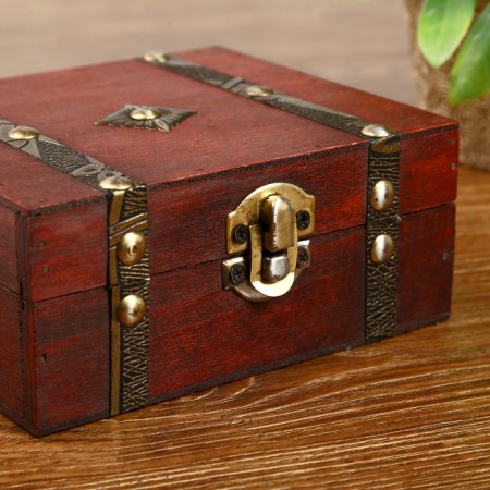 Casket Wood aged "Duke" chest with rivets 5.5x13x10.2 cm-2
