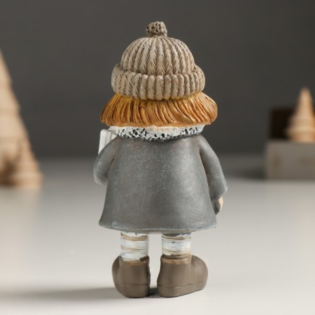 Souvenir Polystone "Baby in a coat with a gift" costs 5x4.5x11 cm-2